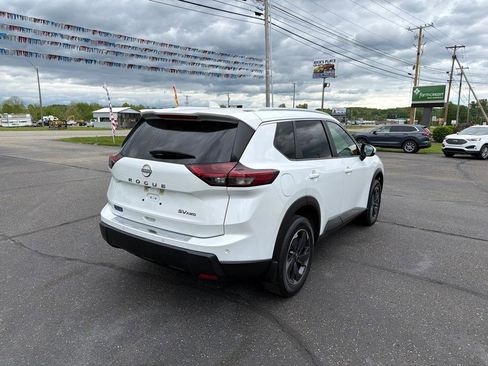 Used 2024 Nissan Rogue SV w/ SV Premium Package AWD/4WD image 5