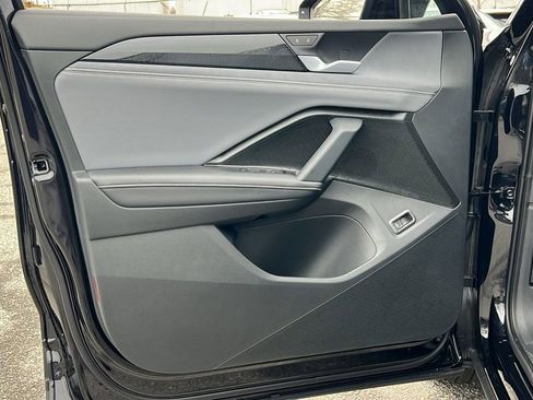 New 2026 Volkswagen Tiguan SE image 17