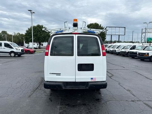 Used 2015 Chevrolet Express 2500 RWD image 7