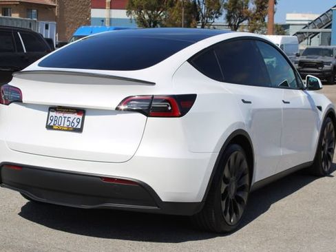 Used 2022 Tesla Model Y Performance AWD/4WD image 5