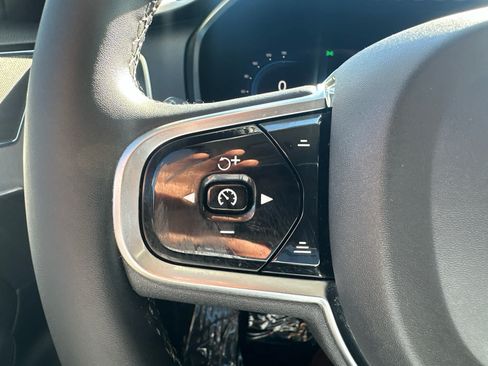 Used 2023 Volvo XC90 B5 Core w/ Climate Package AWD/4WD image 15