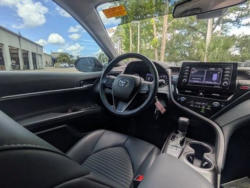 Used 2023 Toyota Camry SE FWD image 13