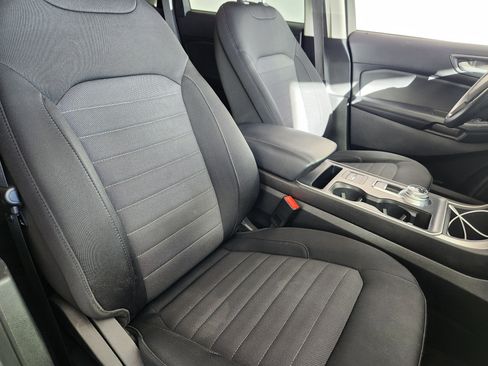 Certified 2021 Ford Edge SE image 10