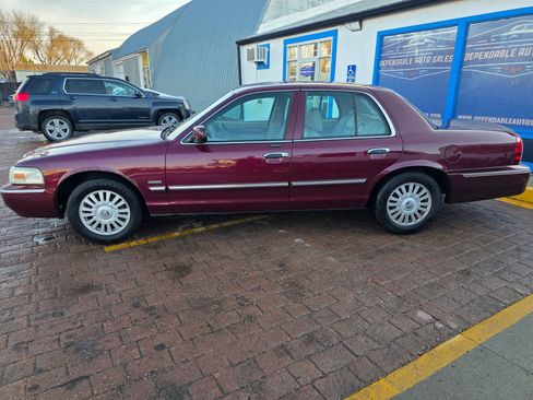 Used 2009 Mercury Grand Marquis LS image 8