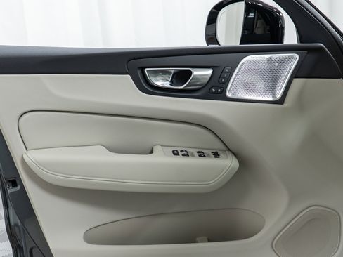 New 2026 Volvo XC60 T8 Ultra image 11