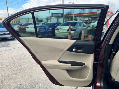 Used 2013 Honda Accord LX image 11