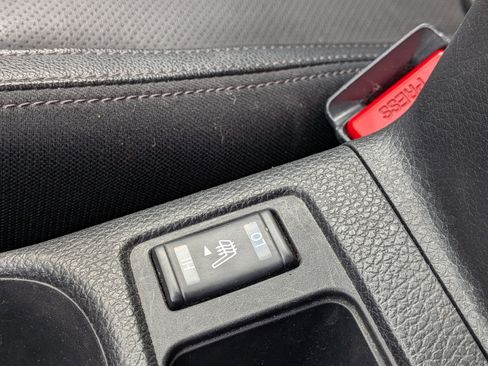 Used 2018 Nissan Rogue SL w/ Premium Package image 31