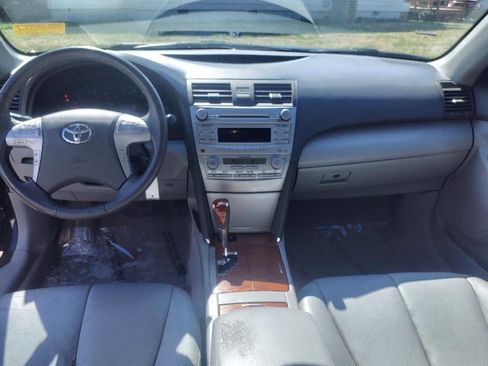 Used 2011 Toyota Camry XLE image 9