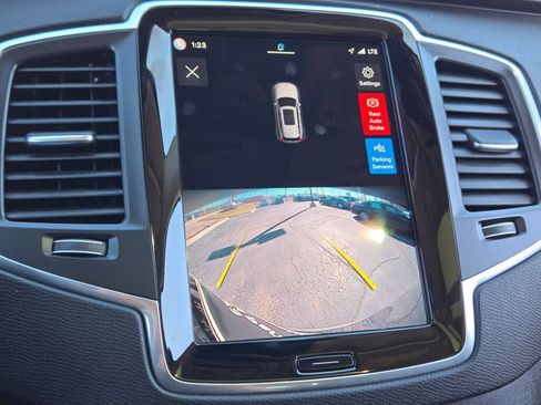 Used 2023 Volvo XC90 T8 Core image 38