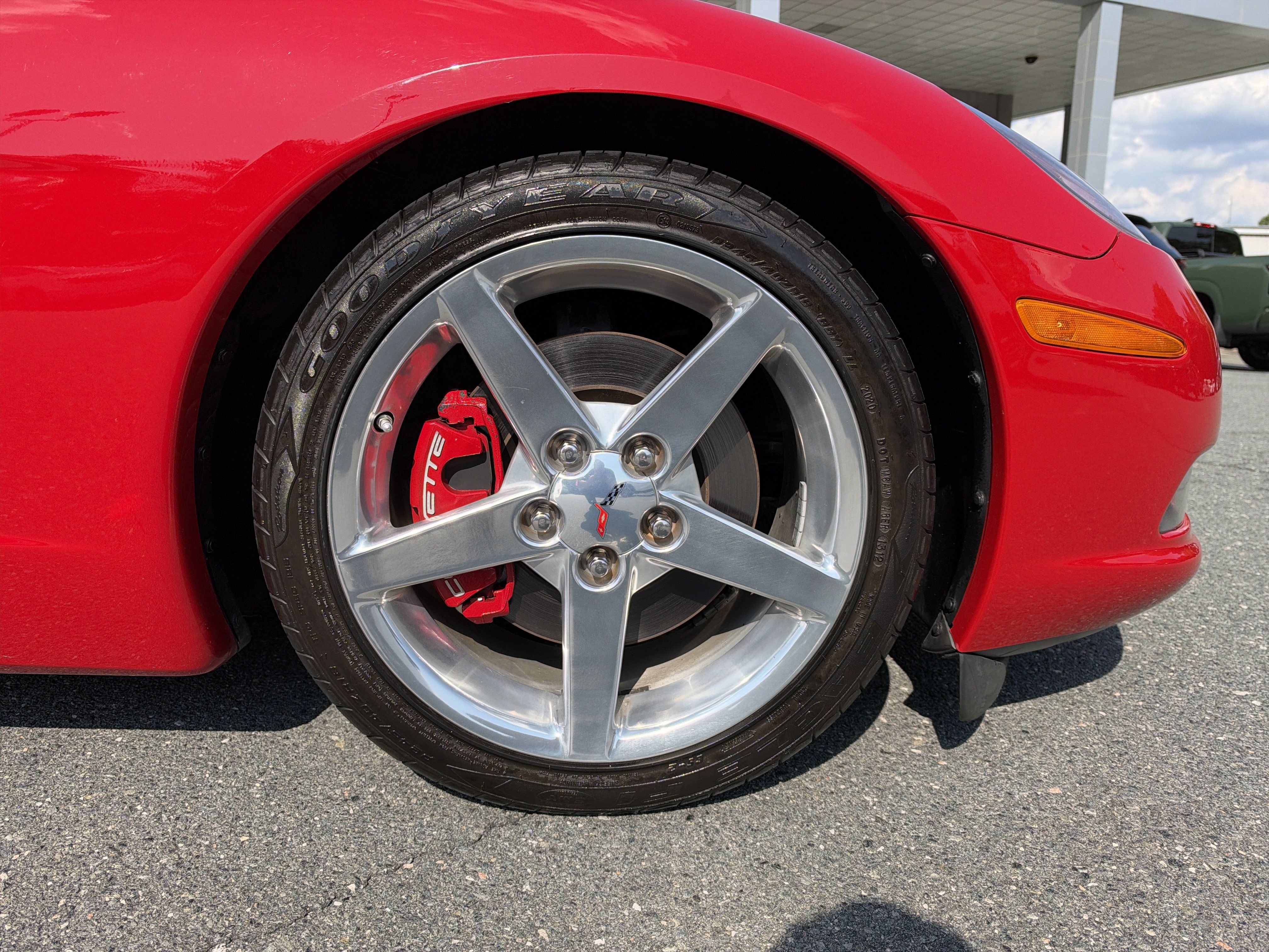 Used 2005 Chevrolet Corvette Coupe w/ Preferred Equipment Group RWD image 12