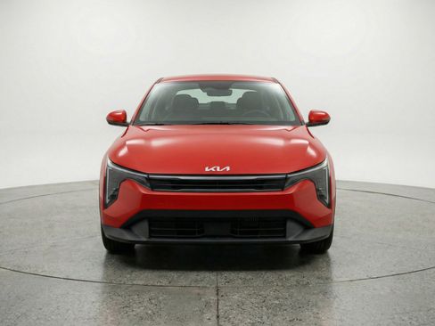 Used 2025 Kia K4 LXS image 2
