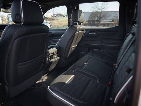 Used 2023 GMC Sierra 1500 AT4X image 11