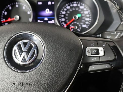 Used 2020 Volkswagen Tiguan SE R-Line FWD image 10