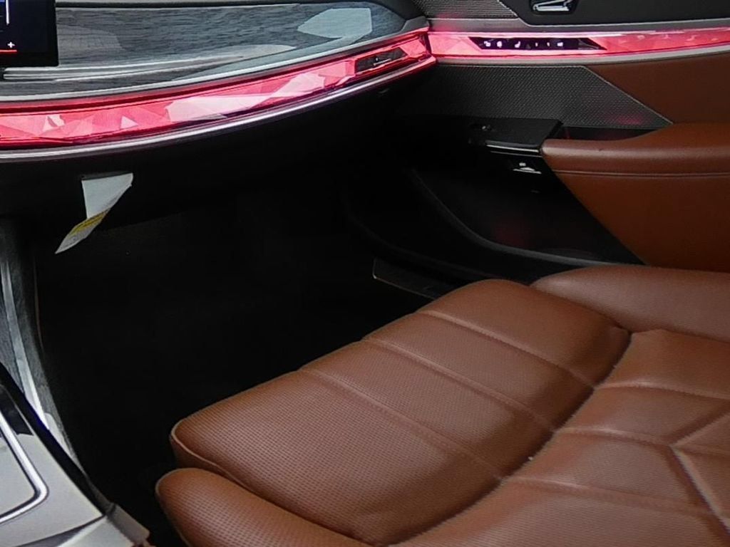 Used 2023 BMW 760i xDrive AWD/4WD image 31