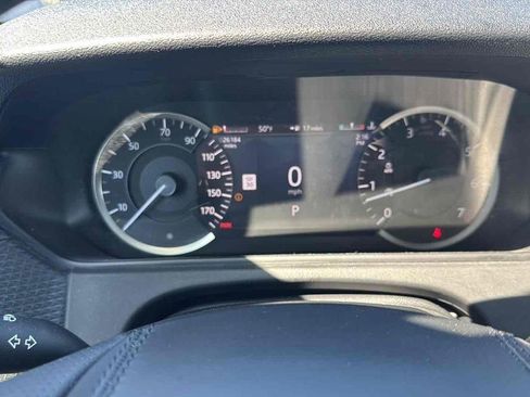 Used 2022 Land Rover Range Rover Velar S AWD/4WD image 39
