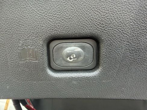 Used 2016 Lincoln MKX Reserve w/ Technology Package AWD/4WD image 7
