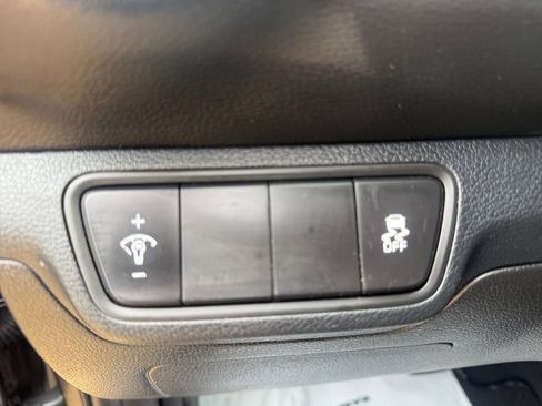 Used 2024 Kia Forte LXS FWD image 17