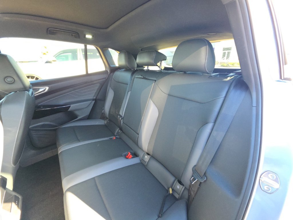 Certified 2023 Volkswagen ID.4 Pro S AWD/4WD image 23