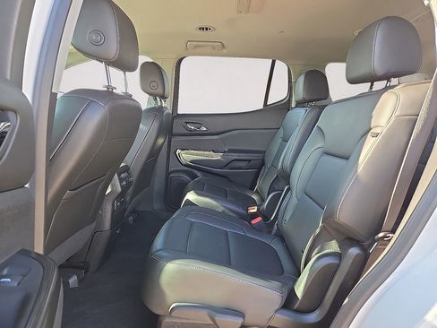 Used 2023 GMC Acadia SLT FWD image 15
