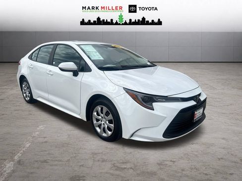 Certified 2025 Toyota Corolla LE FWD image 8