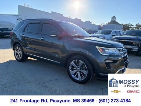 Used 2018 Ford Explorer Limited image 8