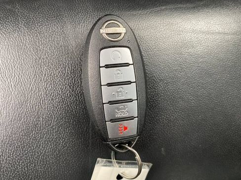 Used 2023 Nissan Maxima SR FWD image 26