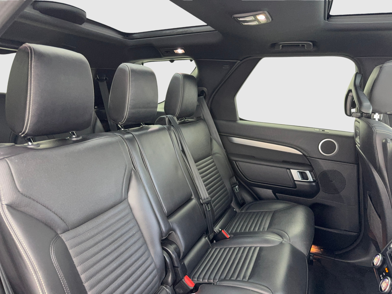 Used 2023 Land Rover Discovery S R-Dynamic AWD/4WD image 47
