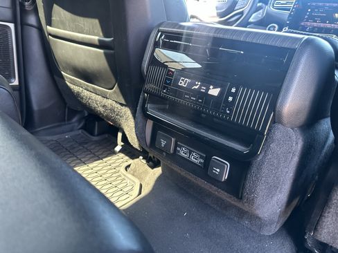 Used 2024 Jeep Wagoneer Series II w/ Flexible Seating Group RWD image 14