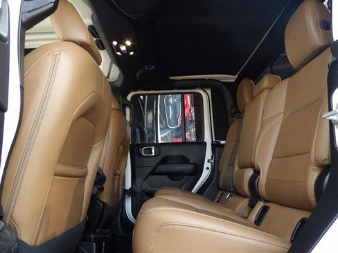 Used 2021 Jeep Gladiator Overland w/ Popular Equipment Package image 12