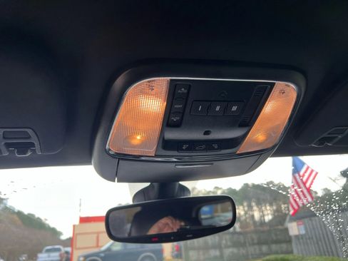 Used 2018 Jeep Grand Cherokee Limited image 16