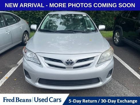 Used 2013 Toyota Corolla LE FWD image 2