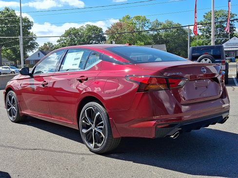 New 2025 Nissan Altima 2.5 SR w/ SR Premium Package image 3