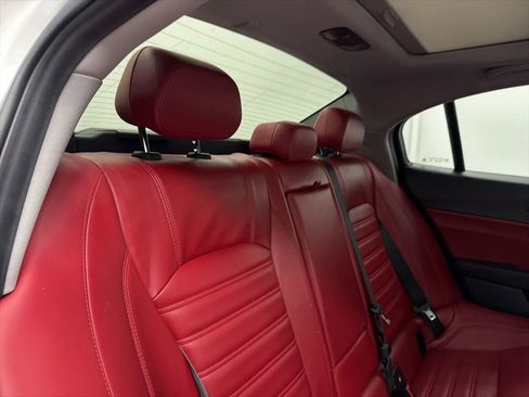 Used 2019 Alfa Romeo Giulia Ti w/ Quick Order Package 22Z Lusso image 27