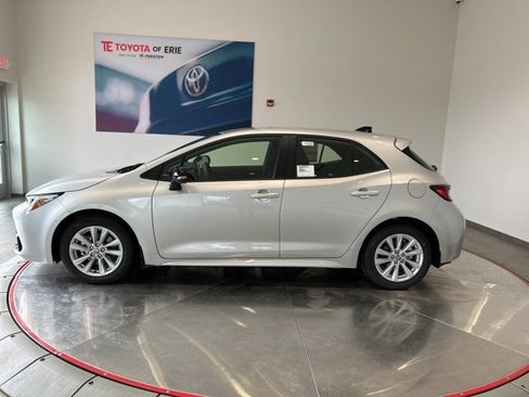 New 2026 Toyota Corolla SE image 3