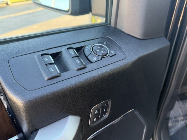 Used 2020 Ford F150 Lariat w/ Equipment Group 502A Luxury AWD/4WD image 11