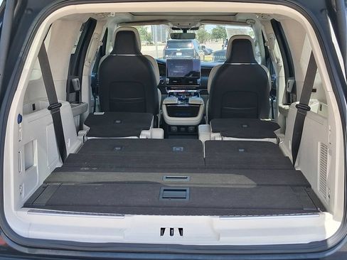 Used 2023 Lincoln Navigator L Black Label AWD/4WD image 5