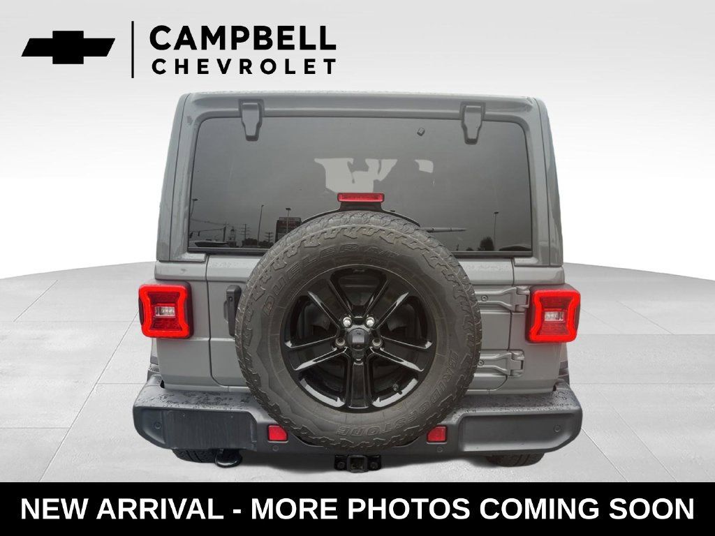 Used 2022 Jeep Wrangler Unlimited Sahara AWD/4WD image 4