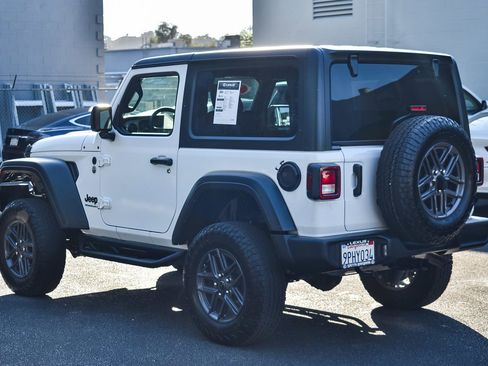 Used 2024 Jeep Wrangler Sport S image 4