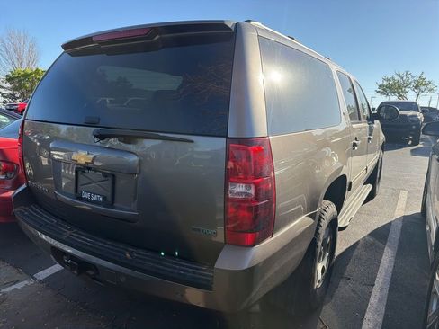 Used 2012 Chevrolet Suburban LT w/ Luxury Package image 3