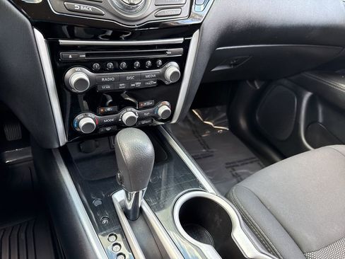 Used 2020 Nissan Pathfinder S image 30