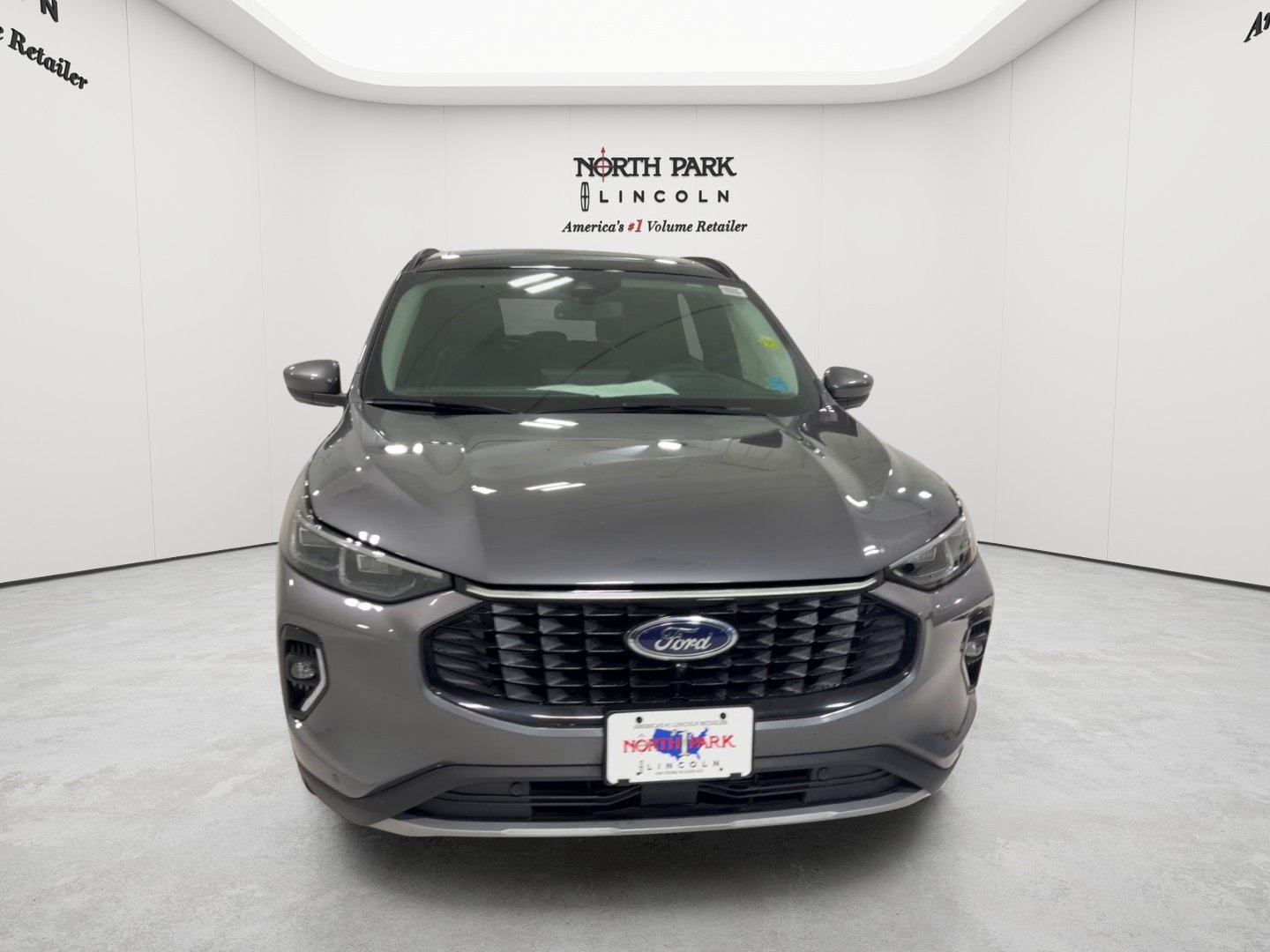 Used 2023 Ford Escape Platinum w/ Premium Technology Package AWD/4WD image 8