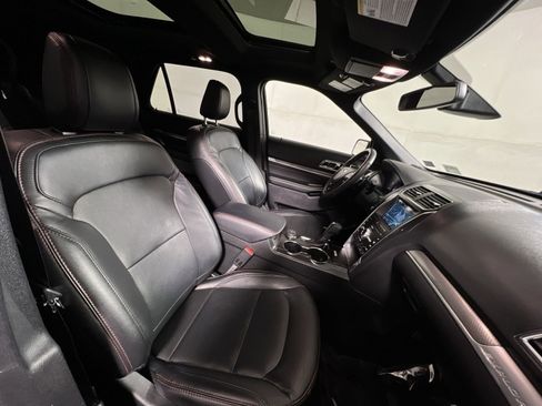 Used 2019 Ford Explorer Sport w/ Equipment Group 401A image 28