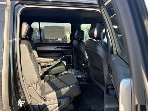 New 2026 Jeep Grand Wagoneer Limited image 32