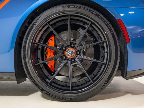 Used 2021 Ford GT image 18