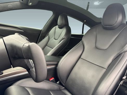 Used 2022 Tesla Model S AWD image 19