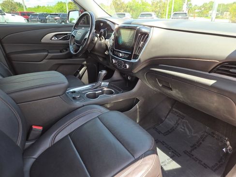 Used 2019 Chevrolet Traverse LT FWD image 14