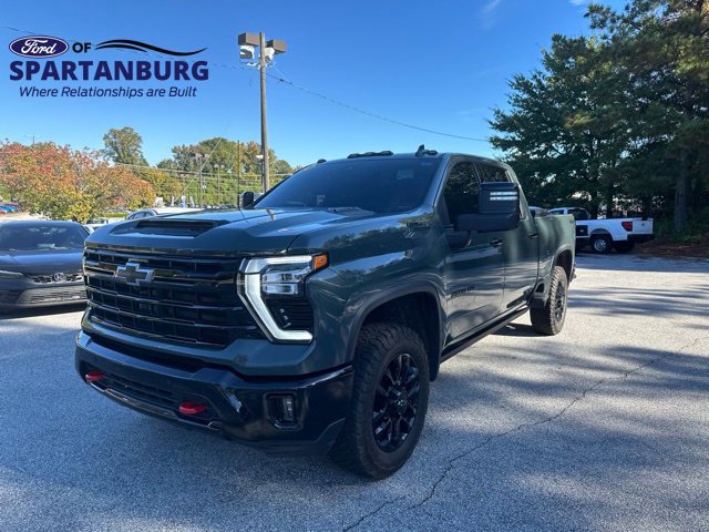 Used 2026 Chevrolet Silverado 2500 LTZ w/ LTZ Plus Package AWD/4WD image 3