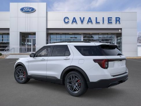 Used 2026 Ford Explorer ST-Line w/ ST-Line Street Pack AWD/4WD image 4