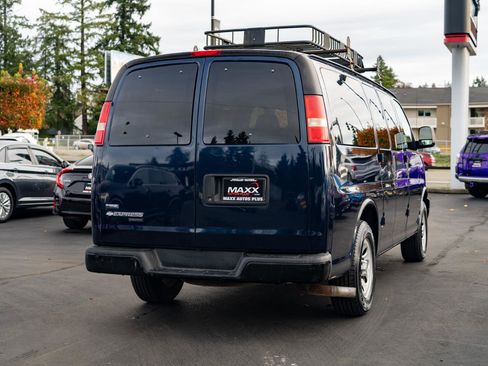 Used 2009 Chevrolet Express 1500 Passenger image 8