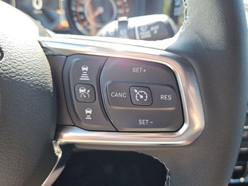 New 2026 Jeep Wrangler Unlimited Sahara w/ Technology Group AWD/4WD image 22